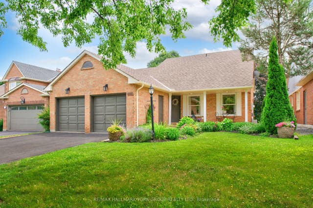 Detached at 263 John Bowser Crescent, Newmarket, ON L3Y 7N7