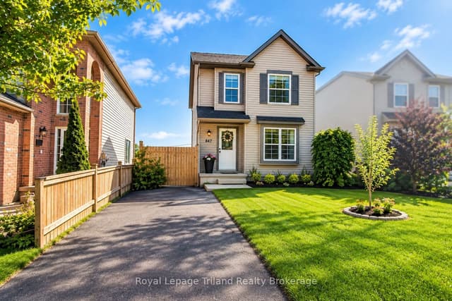 Detached at 847 Hunters Gate Crescent, Woodstock, ON N4V 1G3