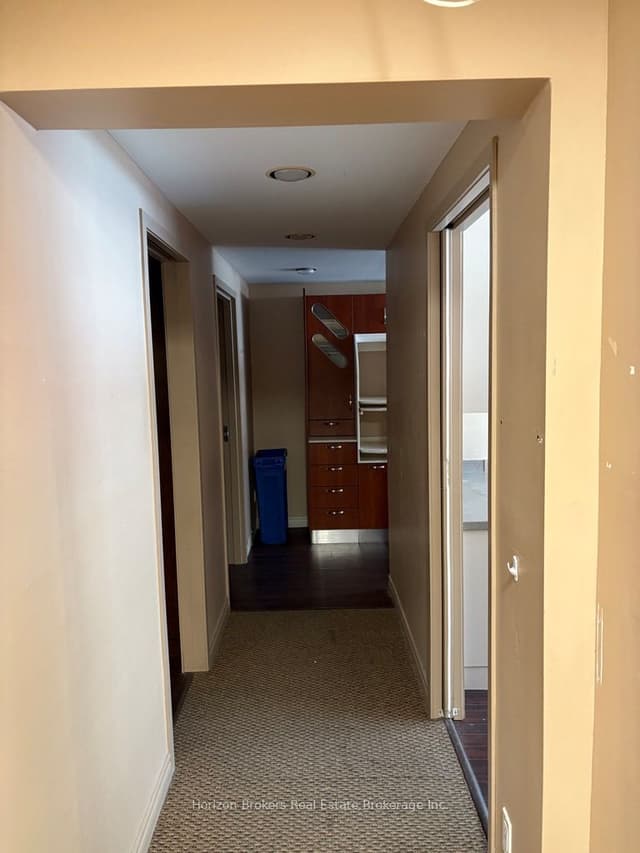Office at 2461 2 Bloor Street W, Toronto, ON M6S 1P7, Toronto W01