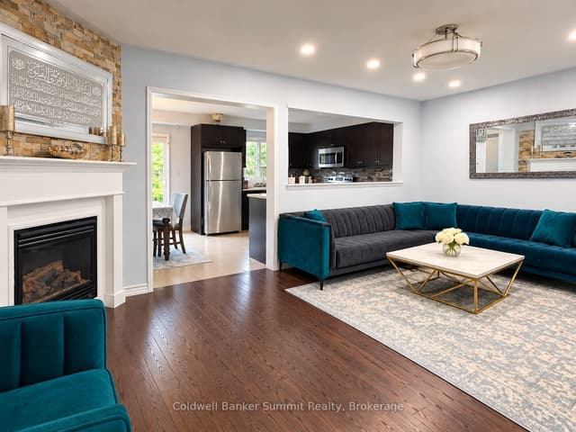 Detached at 212 Armstrong Crescent E, Bradford West Gwillimbury, ON L3Z 0L4