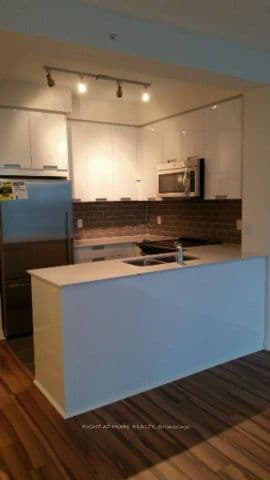Condo Apartment at 55 Eglinton Avenue W 1101, Mississauga, ON L5R 0E4