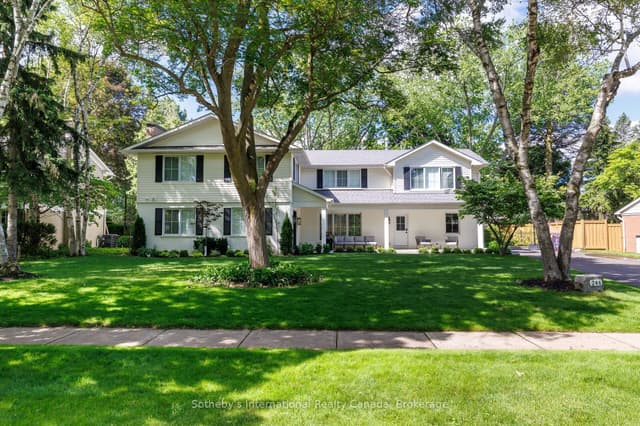 Detached at 246 Cairncroft Road, Oakville, ON L6J 4M3