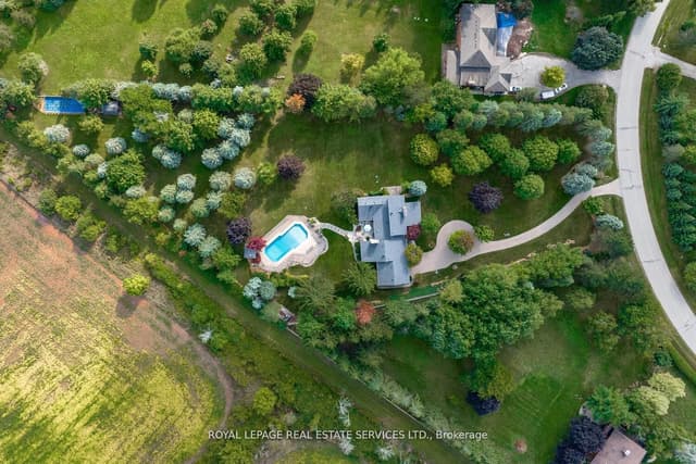 Detached at 16 Mccoll Drive, Caledon, ON L7C 1J4