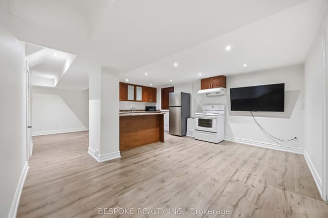 Detached at 54 Mcinnes Crescent Bsmt, Toronto, ON M1B 5E8, Toronto E11