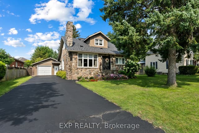 Detached at 2753 St Paul Avenue, Niagara Falls, ON L2J 2L3