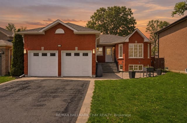 Detached at 117 Brown Street, Barrie, ON L4N 7V7