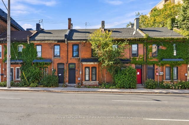 Att/Row/Townhouse at 51 Wellington Street N, Hamilton, ON L8R 1M9