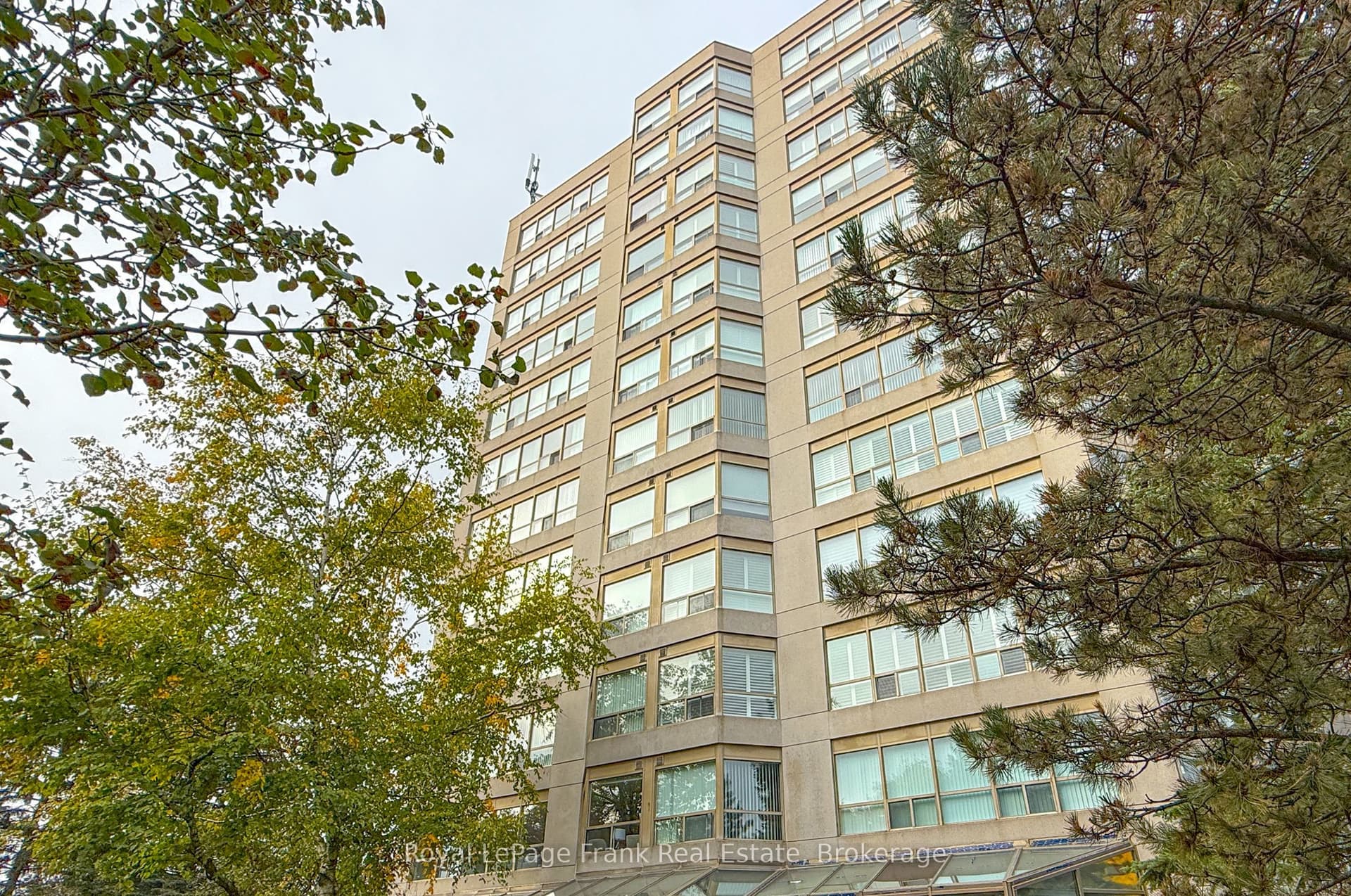 Suite 213 · Floor 2, Unit 213 · 712 Rossland Rd E