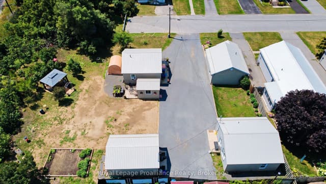 Multiplex at 1, 1A, 3, & 3A Ramsay Avenue, Quinte West, ON K8V 2P4
