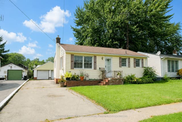 Detached at 28 Marshall Avenue, Welland, ON L3C 2N2