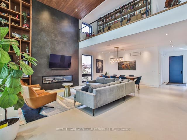 Detached at 4 Old Oak Road, Toronto, ON M9A 2V8, Toronto W08