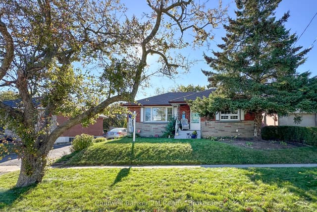Detached at 64 Harris Avenue, Oshawa, ON L1J 5K7