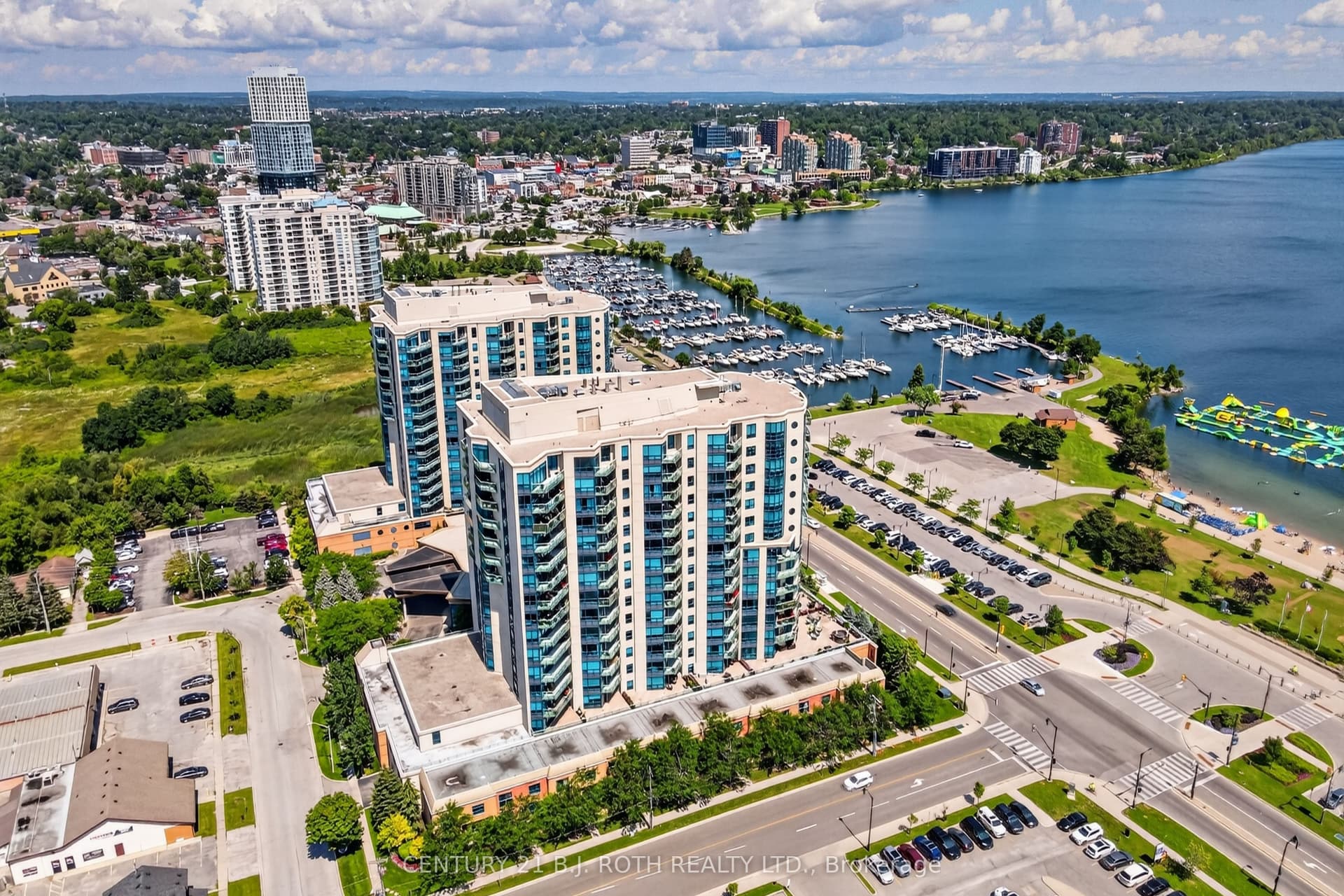 Suite 904 · Floor 9, Unit 904 · 33 Ellen St