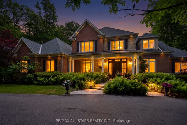 Detached at 3 Bridgewater Drive, Richmond Hill, ON L4E 3N4