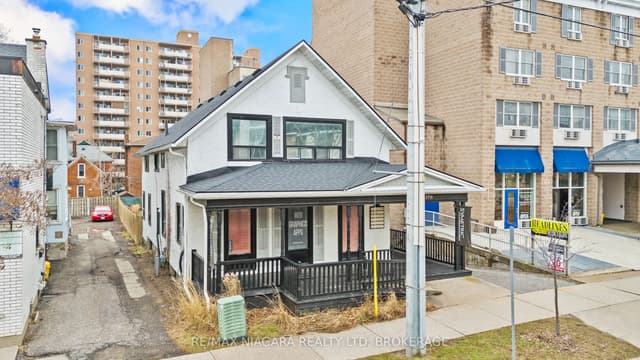 Detached at 196 King Street, St. Catharines, ON L2R 3J7