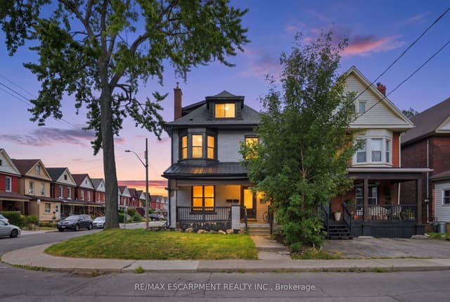 Duplex at 106 BARNESDALE Avenue N, Hamilton, ON L8L 6S5