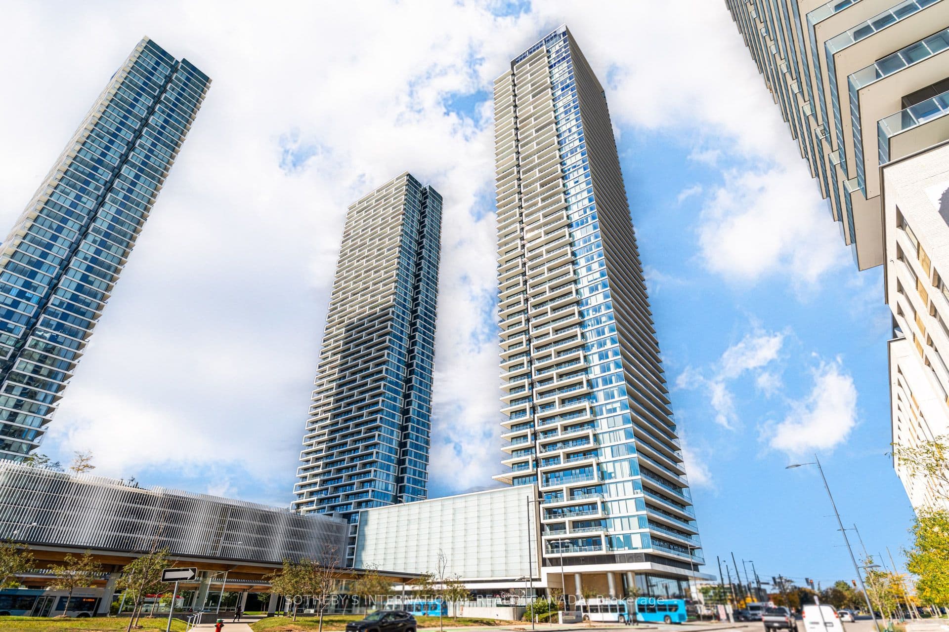 950 Portage Parkway in L4E