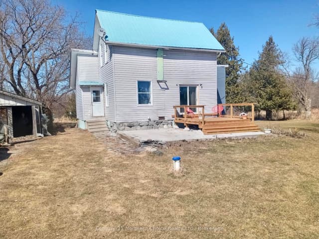 Detached at 32 Martin Avenue, La Vallee, ON P0W 1C0