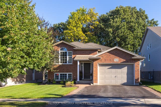 Detached at 7919 Fleming Drive, Niagara Falls, ON L2H 3H9