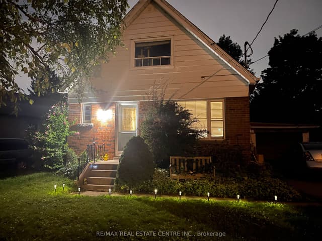 Detached at 34 Singleton Road Main Level, Toronto, ON M1R 1H9, Toronto E04