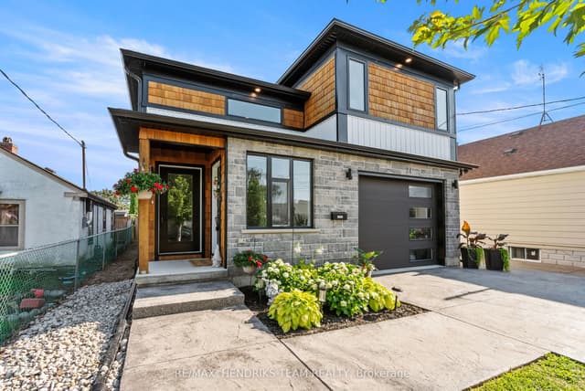 Duplex at 24 Prospect Avenue, St. Catharines, ON L2M 5K1