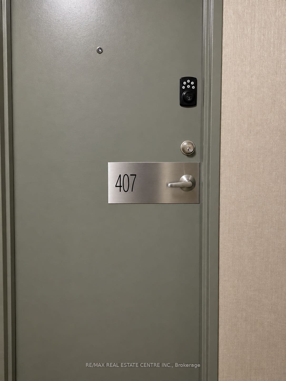Suite 407 · Floor 4, Unit 407 · 627 The West Mall