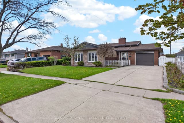 Detached at 66 Watt Avenue, Welland, ON L3B 1J3