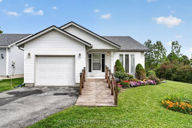 Detached at 3033 Townline Road 516, Fort Erie, ON L0S 1S1