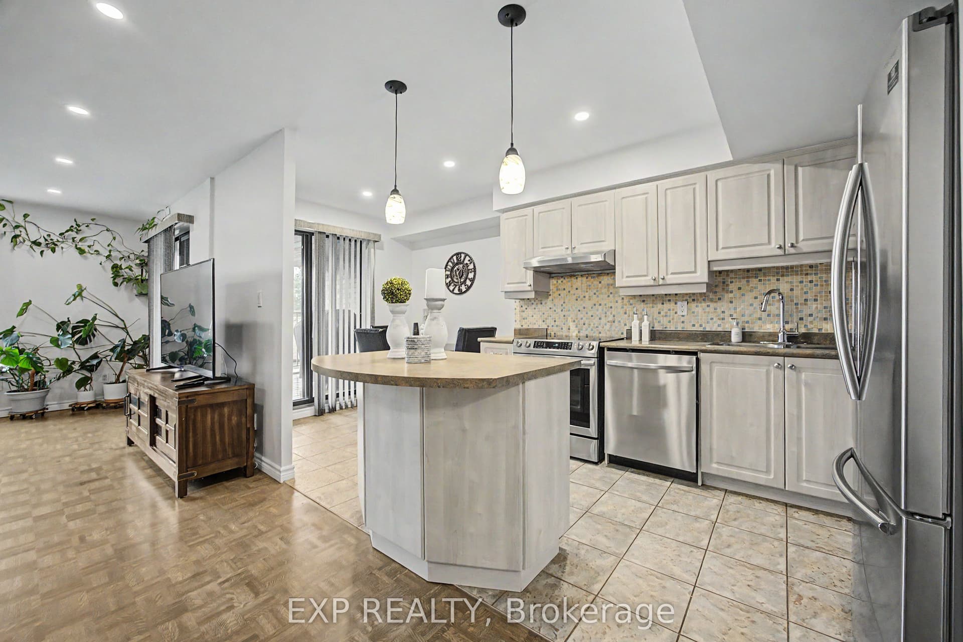 Suite 501 · Floor 5, Unit 501 · 1000 Cedarglen Gt