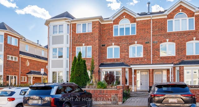 Condo Townhouse at 18 Clark Avenue W 176, Vaughan, ON L4J 8H1