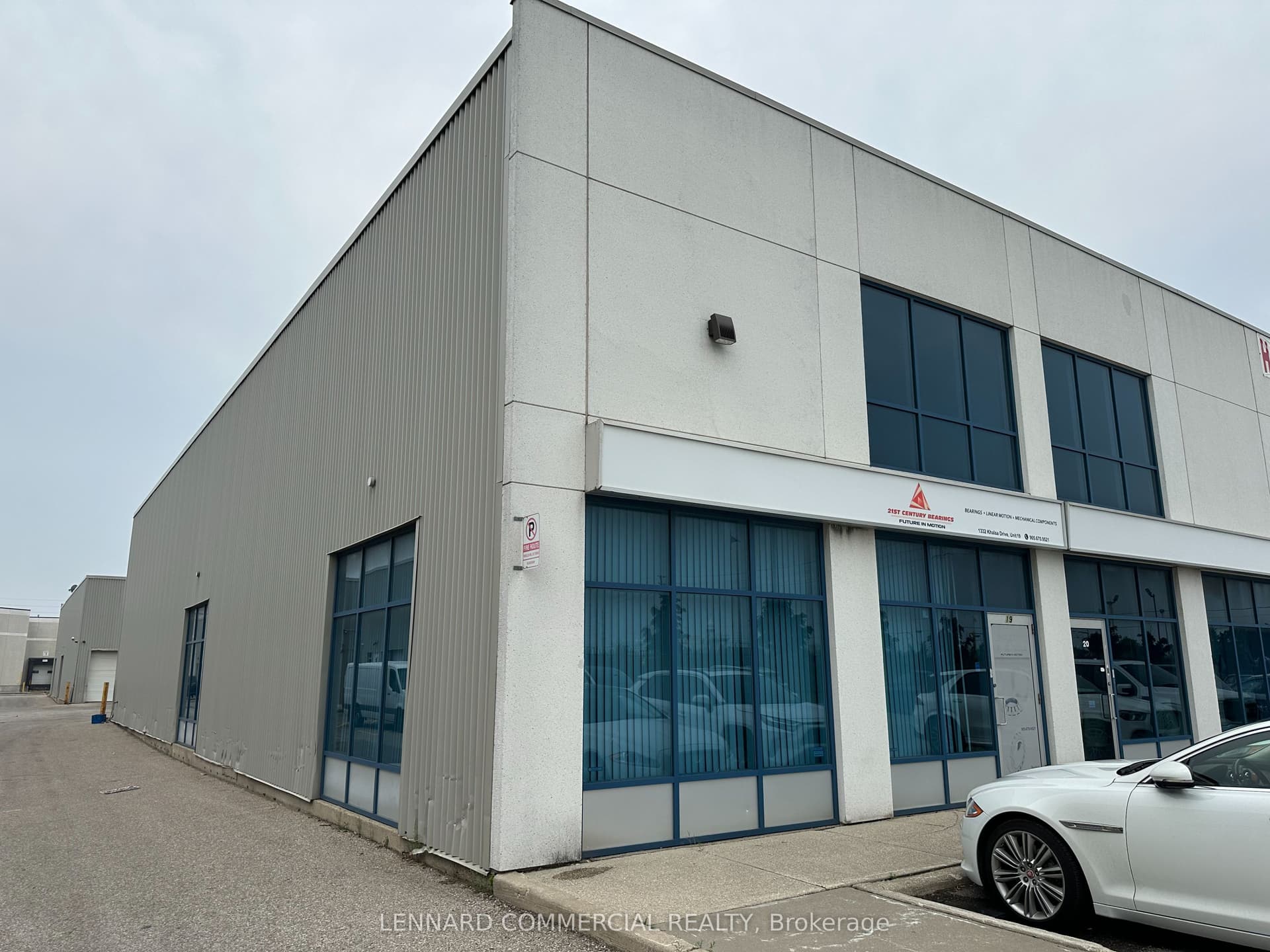Unit 19 · 1332 Khalsa Dr