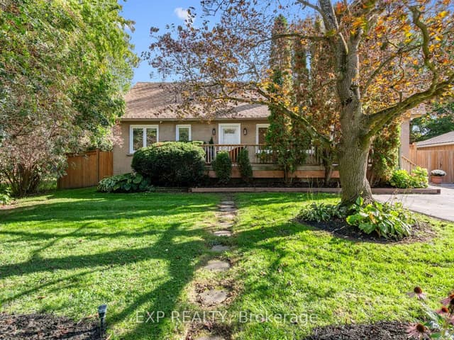 Detached at 25 Morton Avenue, East Gwillimbury, ON L0G 1V0
