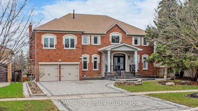 Detached at 19 Spadina Road, Richmond Hill, ON L4B 2Y2