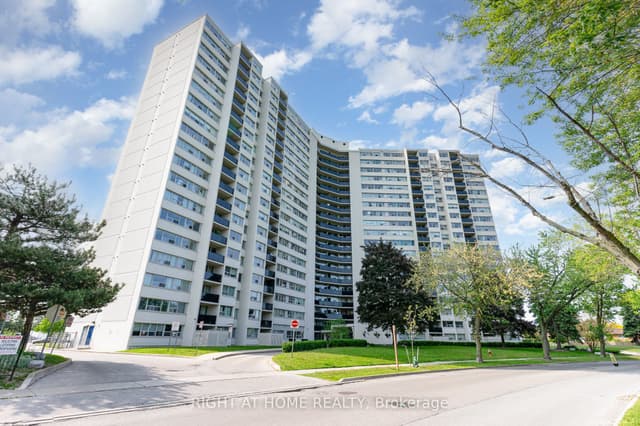Condo Apartment at 530 Lolita Gardens 505, Mississauga, ON L5A 3T2
