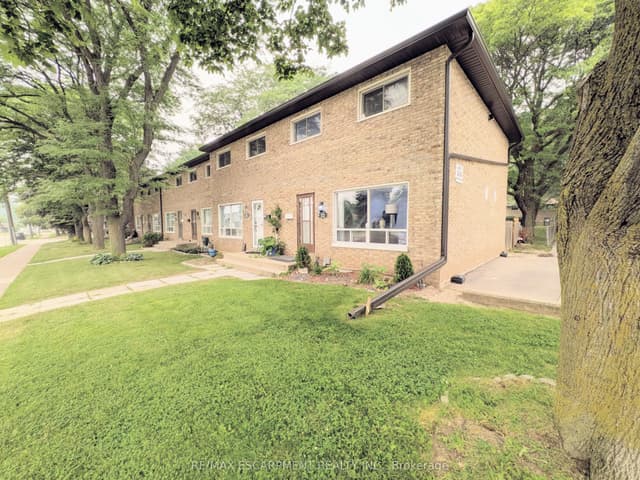 Condo Townhouse at 22 RIVERDALE Drive 1, Hamilton, ON L8E 1J8