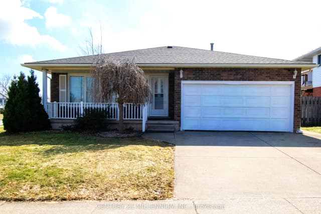 Detached at 3 College Park Drive, Welland, ON L3C 6Z6