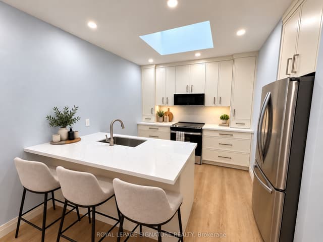 Upper Level at 1727A Bayview Avenue 1, Toronto, ON M4G 3C1, Toronto C11
