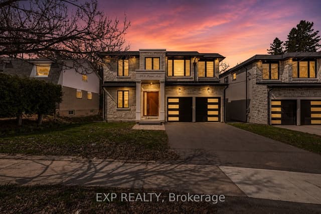 Detached at 363 Penn Avenue, Newmarket, ON L3Y 2S7