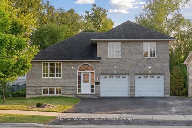 Detached at 121 Riverglen Drive, Georgina, ON L4P 2R3
