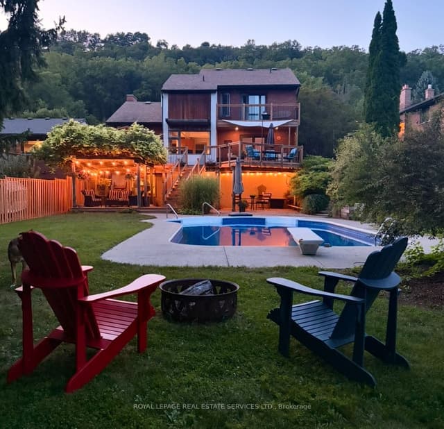 Detached at 17 Mckay Court, Hamilton, ON L9H 6P1