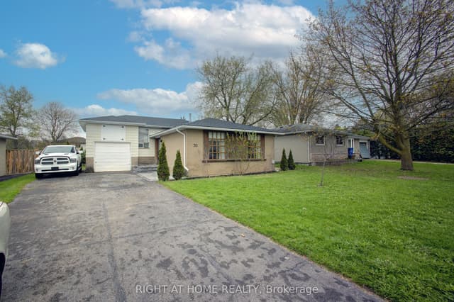 Detached at 30 Parkview Drive, Orangeville, ON L9W 1T3