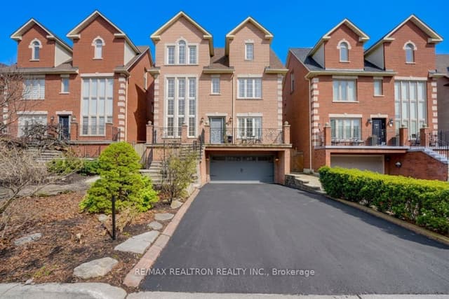 Detached at 117 Theodore Place, Vaughan, ON L4J 8E3
