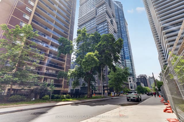 Condo Apartment at 55 Charles Street E 4303, Toronto, ON M4Y 0J1, Toronto C08