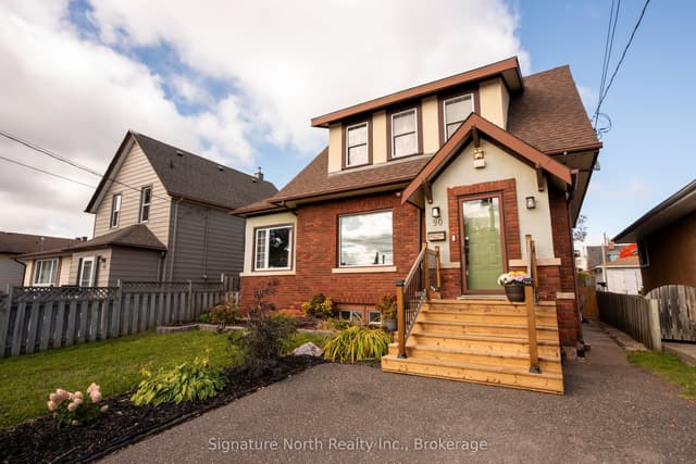 Detached at 90 Peter Street, Thunder Bay, ON P7A 5H3