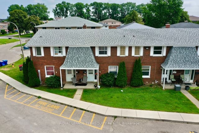 Condo Townhouse at 12 Orchard Place, Chatham-Kent, ON N7M 1A6