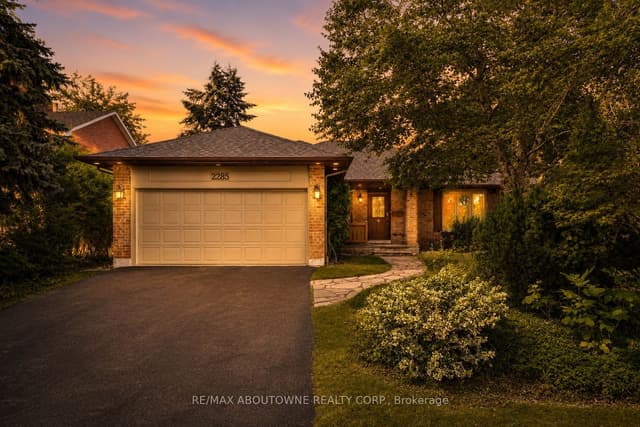 Detached at 2285 Dunedin Road, Oakville, ON L6J 5V4