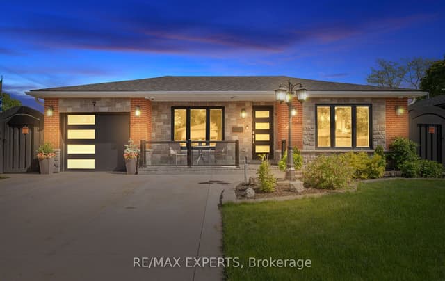 Detached at 7 Goodwood Road, Brampton, ON L6S 1C4
