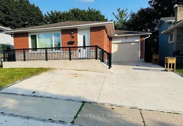 Detached at 35 Silver Aspen Crescent, Kitchener, ON N2N 1H5
