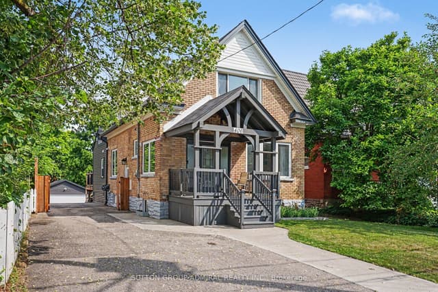 Detached at 406 Stirling Avenue S, Kitchener, ON N2M 3H9