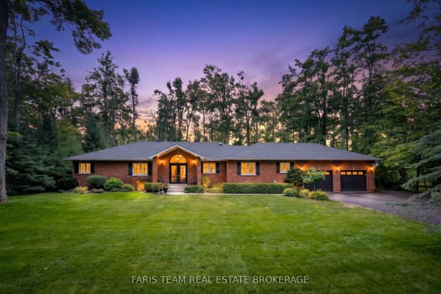 Detached at 10 Green Mountain Court, Oro-Medonte, ON L0L 2L0